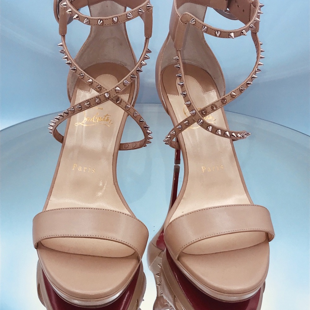 ❌sold on Craigslist ❌🚫Christian Louboutin Choca